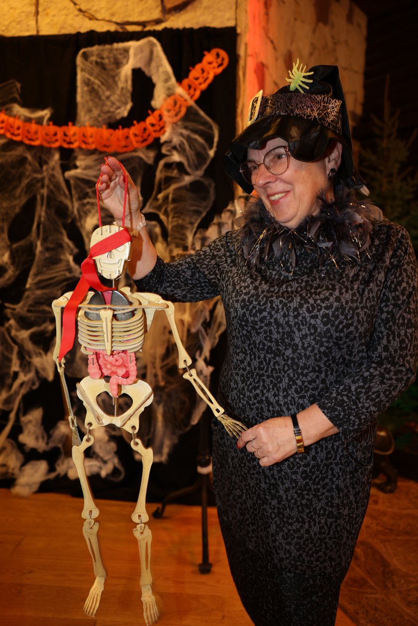 Bal seniorów "Z wizytą u rodziny Addamsów"