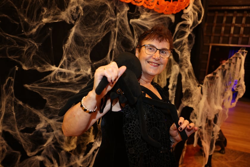 Bal seniorów "Z wizytą u rodziny Addamsów"