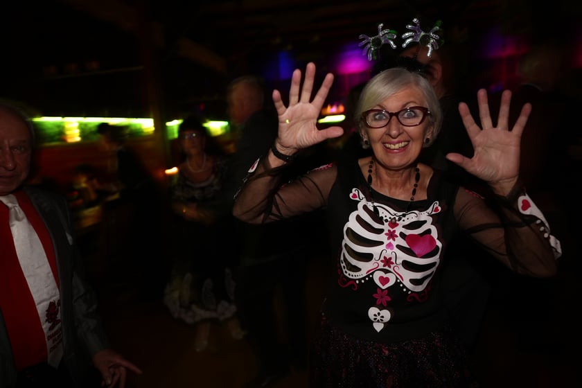 Bal seniorów "Z wizytą u rodziny Addamsów"