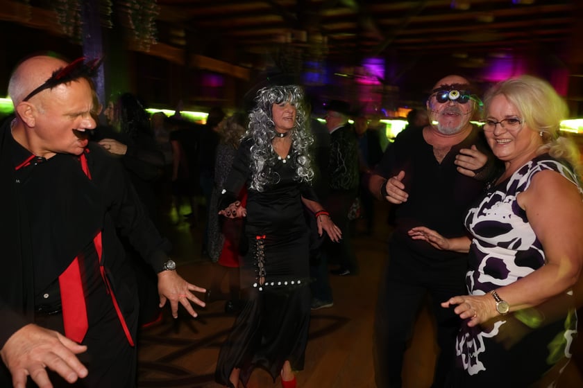 Bal seniorów "Z wizytą u rodziny Addamsów"