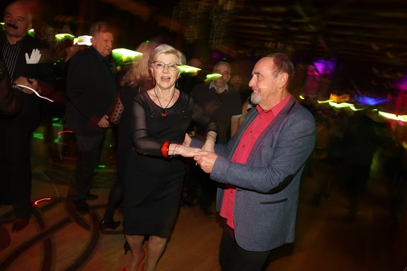 Bal seniorów "Z wizytą u rodziny Addamsów"