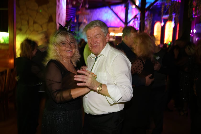 Bal seniorów "Z wizytą u rodziny Addamsów"