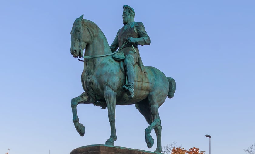 Pomnik cesarza Fryderyka III w Akwizgranie autorstwa Hugo Lederera z 1911 roku.