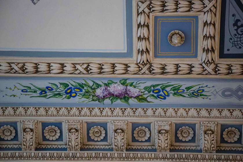 Odnowiona klatka schodowa w kamienicy przy ulicy Lelewela