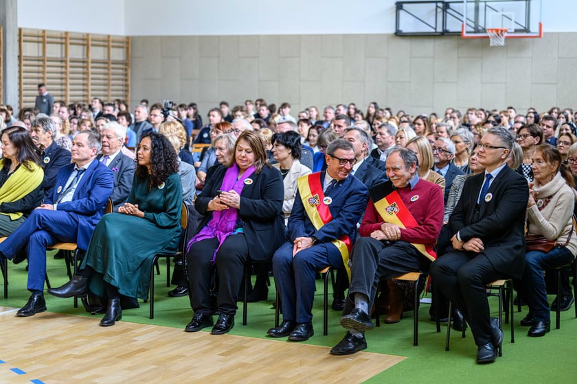 Uroczystość 50-lecia XIII LO we Wrocławiu