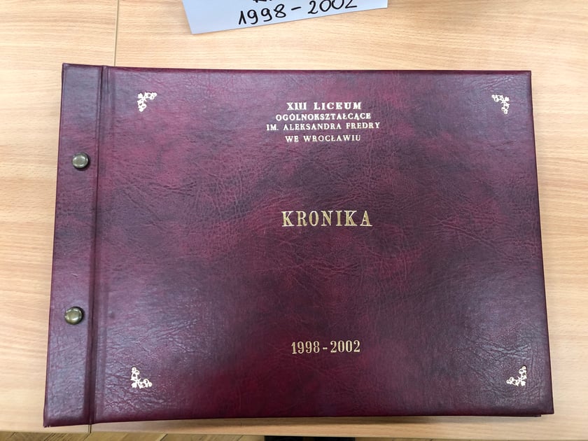 Kroniki szkolne XIII LO we Wrocławiu