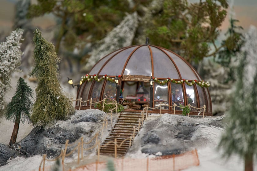 Sceny z życia Kolejkowa