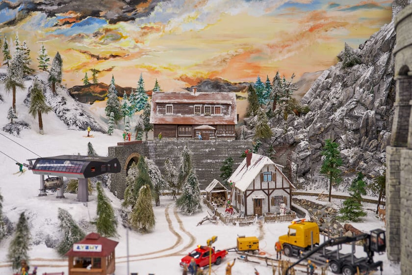 Sceny z życia Kolejkowa