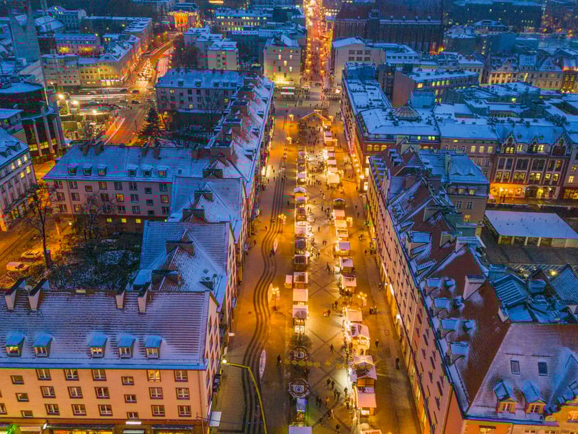 Jarmark Bożonarodzeniowy 2023 we Wrocławiu - zdjęcia z drona