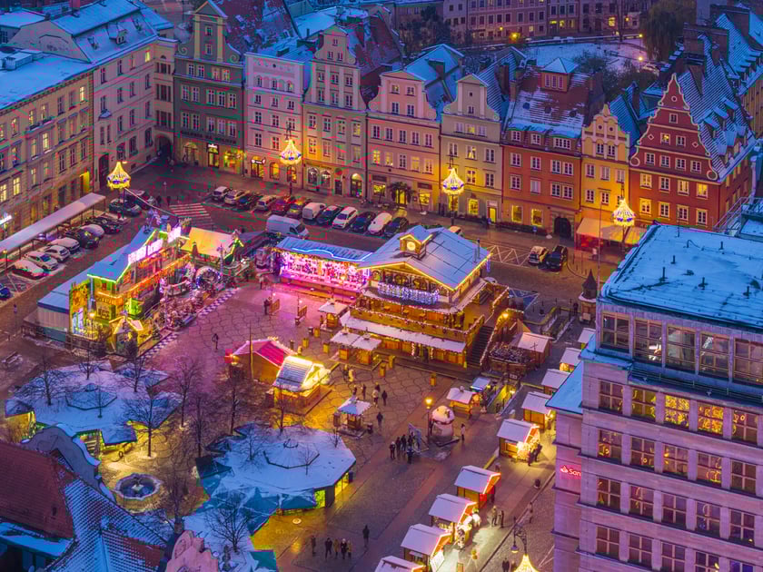 Jarmark Bożonarodzeniowy 2023 we Wrocławiu - zdjęcia z drona