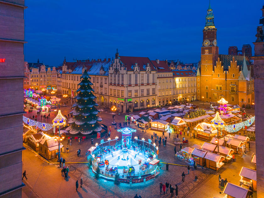 Jarmark Bożonarodzeniowy 2023 we Wrocławiu - zdjęcia z drona