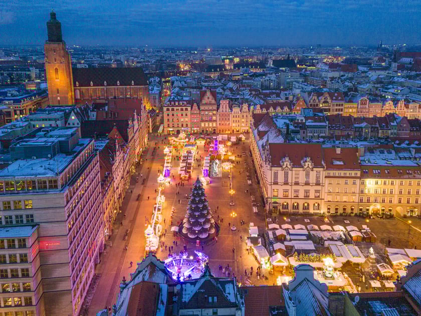 Jarmark Bożonarodzeniowy 2023 we Wrocławiu - zdjęcia z drona