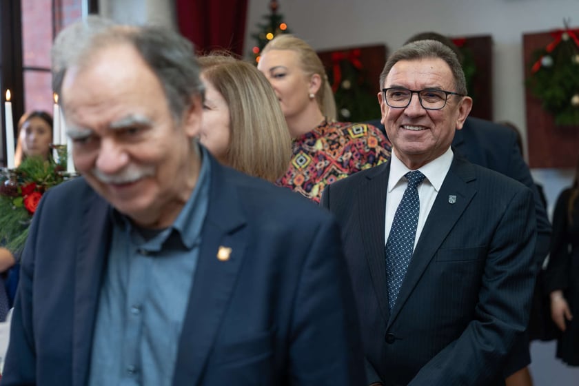 Spotkanie wigilijne dyrektorów szkół ponadpodstawowych i władz Wrocławia