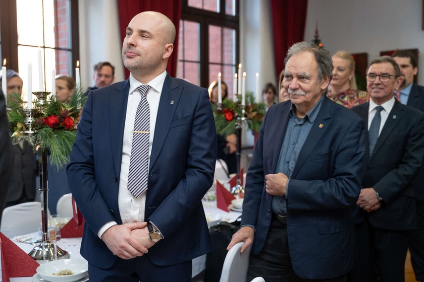 Spotkanie wigilijne dyrektorów szkół ponadpodstawowych i władz Wrocławia