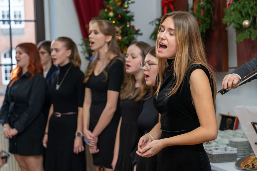 Spotkanie wigilijne dyrektorów szkół ponadpodstawowych i władz Wrocławia