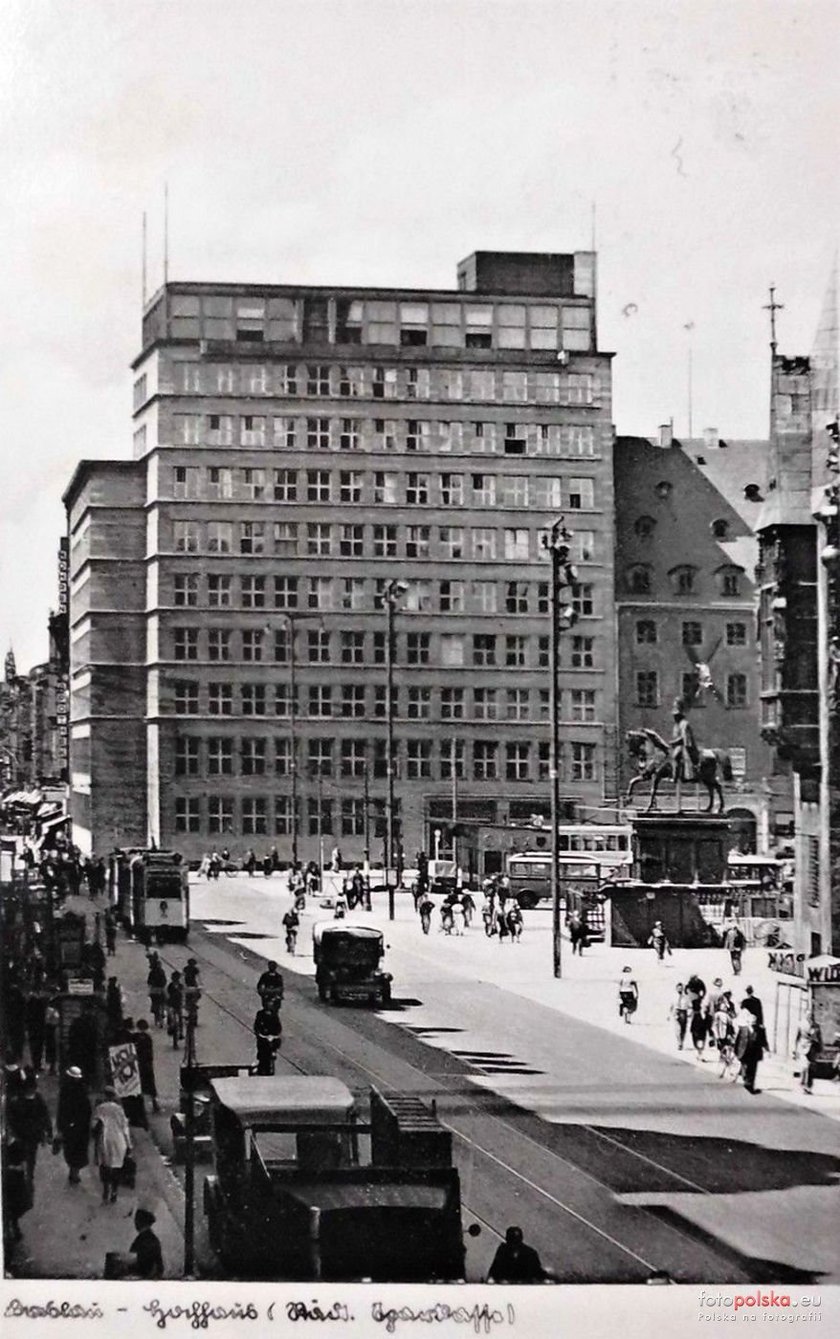 Budynek banku w Rynku