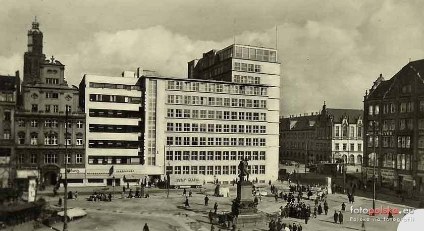 Budynek banku w Rynku