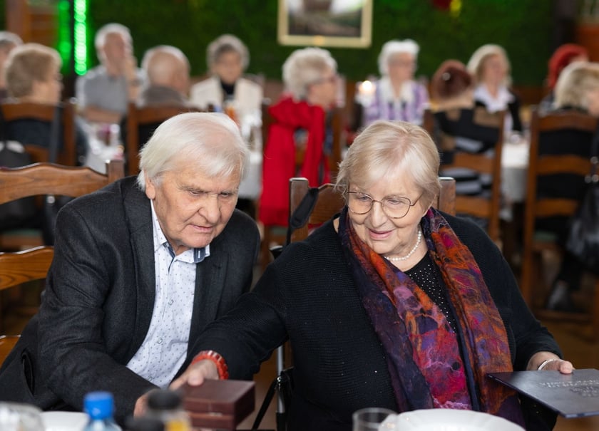 Krystyna Dyrda-Kortyka z mężem, znanym wrocławskim artystą malarzem prof. Stanisławem Kortyką