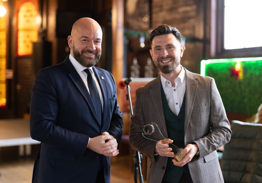 Znalezienie sposobu na zwiększenie przeżywalności pacjent&oacute;w w stanie zagrożenia życia &ndash; to wyzwanie w sam raz dla tak dociekliwego naukowca, jak Jarosław Sowizdraniuk