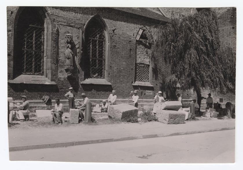 Katedra, odbudowa 1948