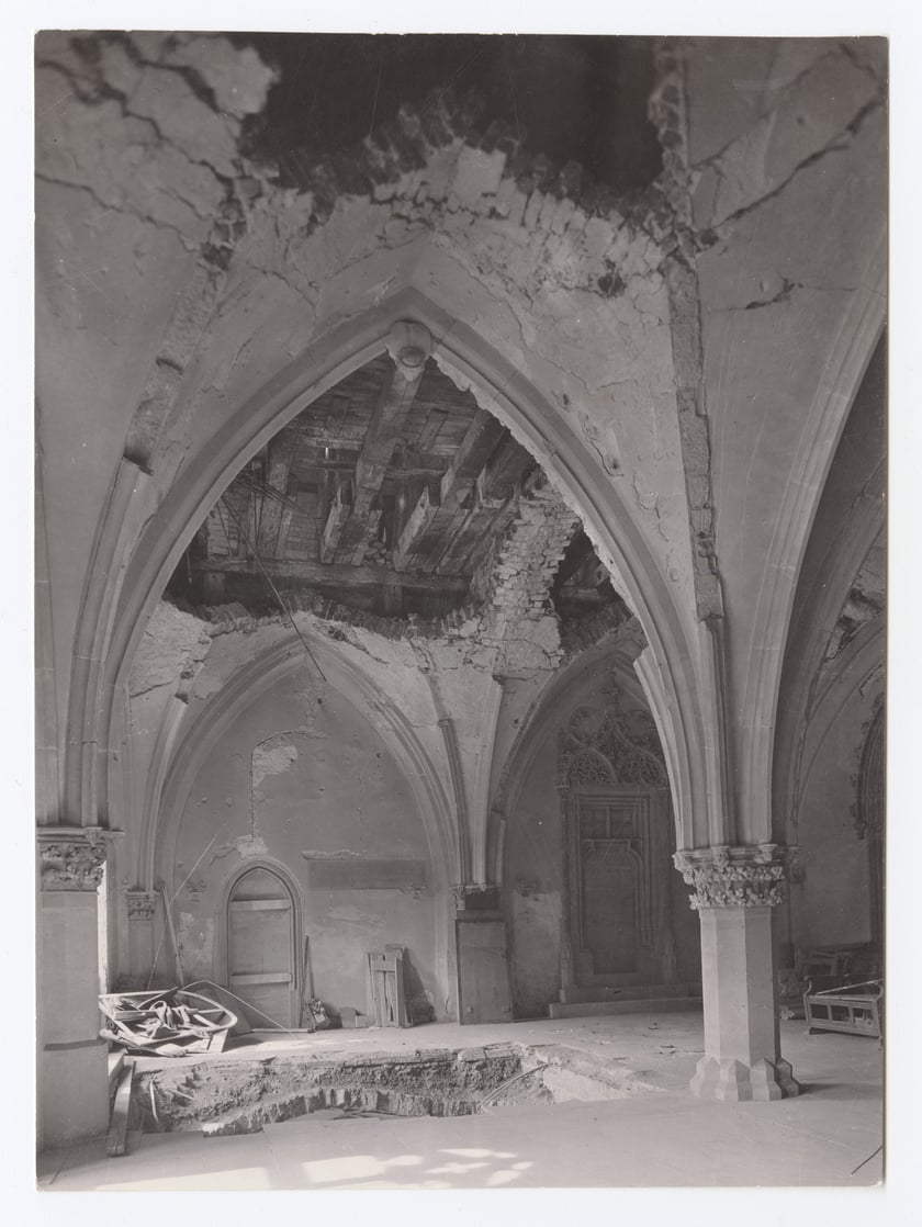 Ratusz, sala książęca, 1946