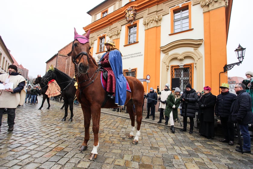 Uczestnicy Orszaku Trzech Króli 2024
