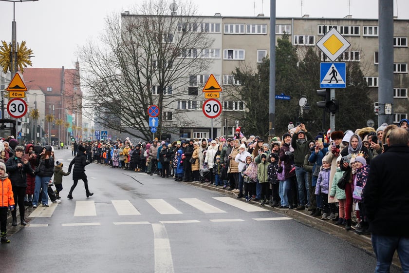 Uczestnicy Orszaku Trzech Króli 2024