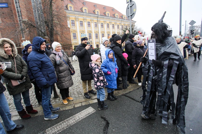 Uczestnicy Orszaku Trzech Króli 2024