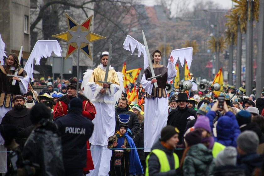 Uczestnicy Orszaku Trzech Króli 2024