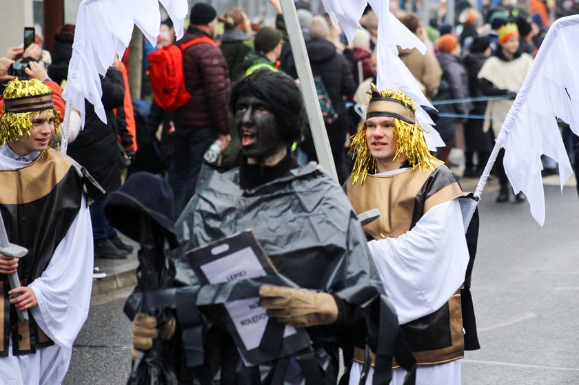 Uczestnicy Orszaku Trzech Króli 2024