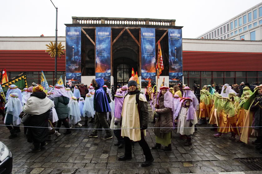 Uczestnicy Orszaku Trzech Króli 2024