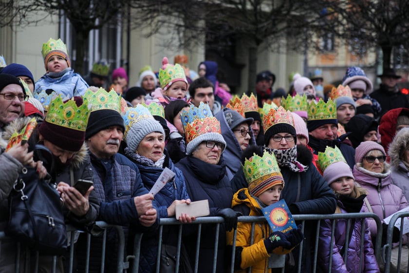 Uczestnicy Orszaku Trzech Króli 2024