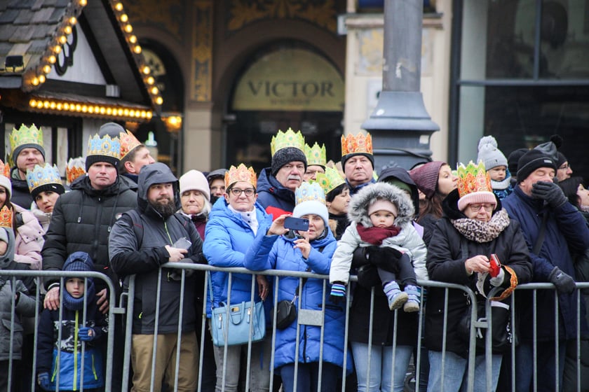 Uczestnicy Orszaku Trzech Króli 2024