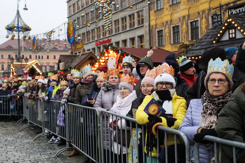 Uczestnicy Orszaku Trzech Króli 2024