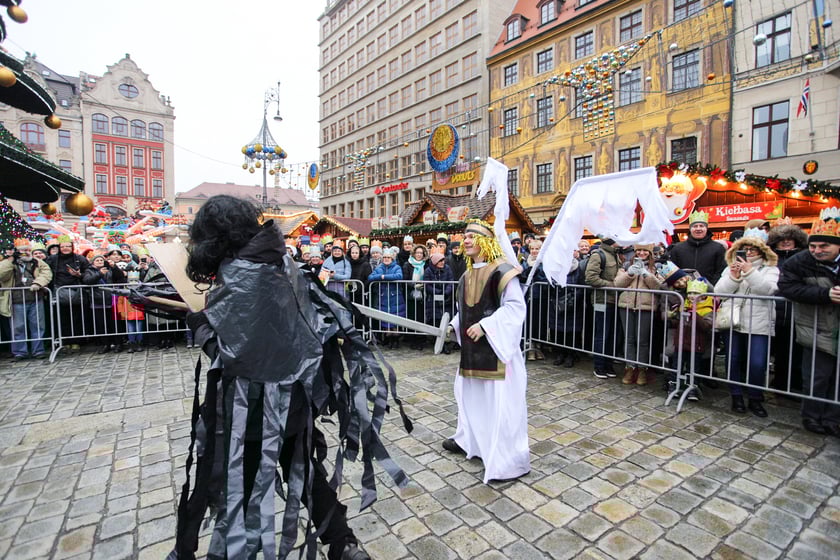 Uczestnicy Orszaku Trzech Króli 2024