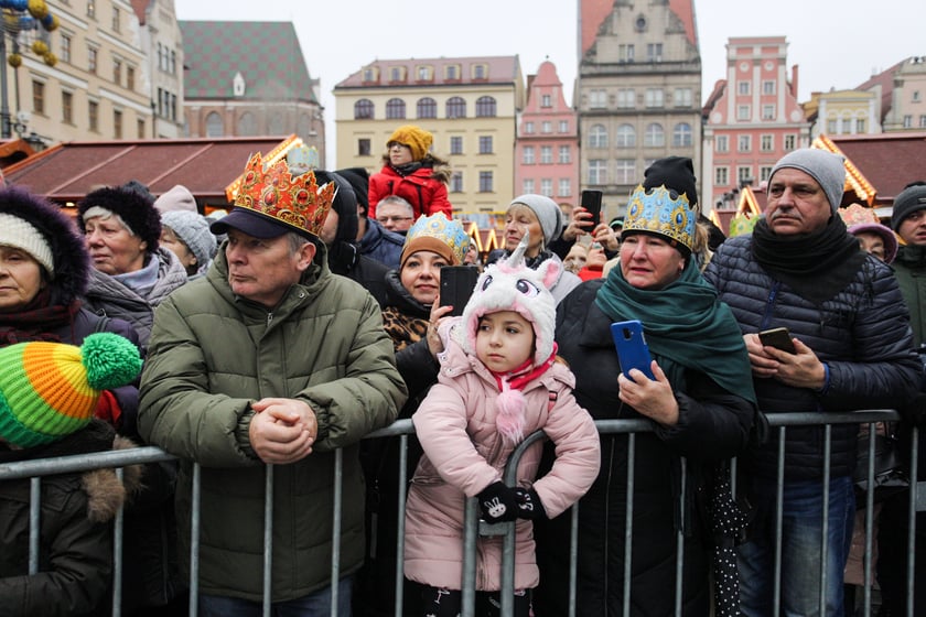 Uczestnicy Orszaku Trzech Króli 2024