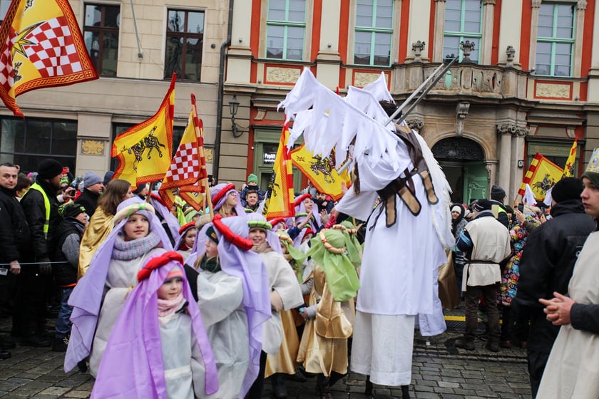 Uczestnicy Orszaku Trzech Króli 2024