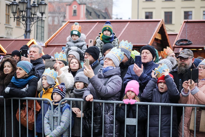 Uczestnicy Orszaku Trzech Króli 2024