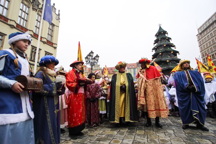 Uczestnicy Orszaku Trzech Króli 2024