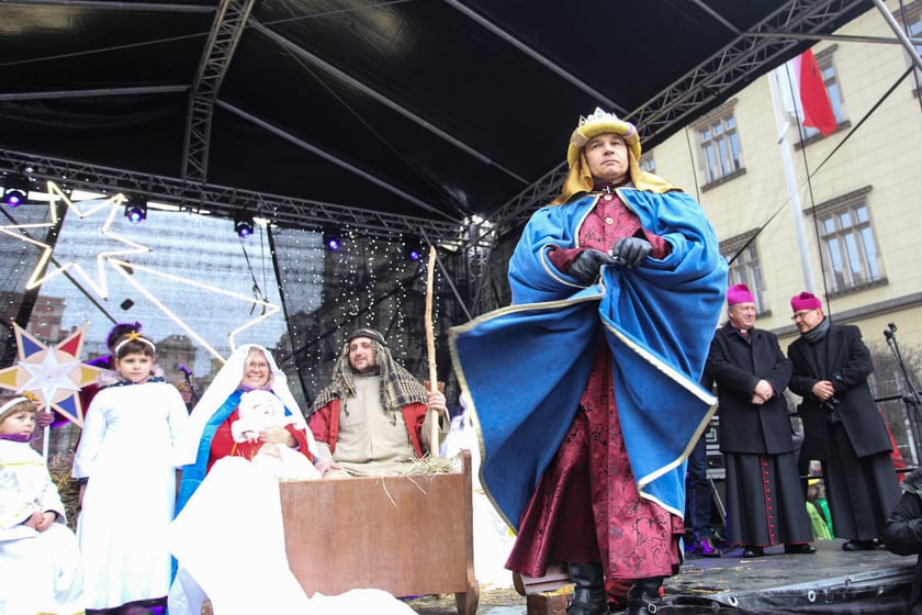 Uczestnicy Orszaku Trzech Króli 2024