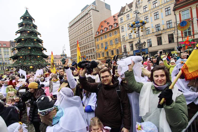 Uczestnicy Orszaku Trzech Króli 2024
