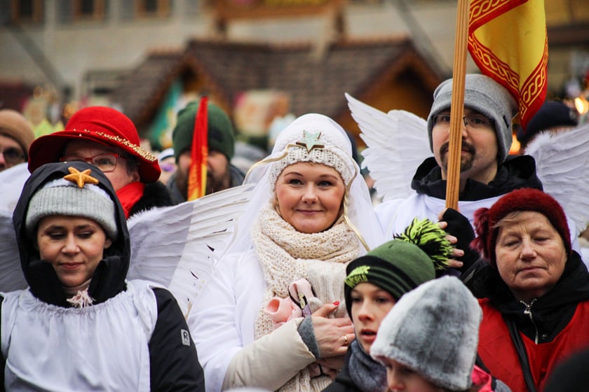 Uczestnicy Orszaku Trzech Króli 2024