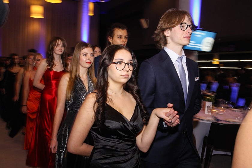 Studni&oacute;wka uczni&oacute;w ostatnich klas Liceum Og&oacute;lnokształcącego nr I im. Danuty Siedzik&oacute;wny &bdquo;Inki&rdquo; we Wrocławiu