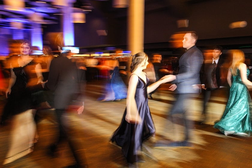 Studni&oacute;wka uczni&oacute;w ostatnich klas Liceum Og&oacute;lnokształcącego nr I im. Danuty Siedzik&oacute;wny &bdquo;Inki&rdquo; we Wrocławiu