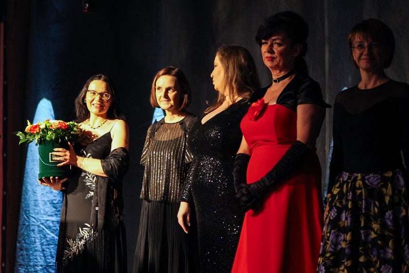 Studni&oacute;wka uczni&oacute;w ostatnich klas Liceum Og&oacute;lnokształcącego nr I im. Danuty Siedzik&oacute;wny &bdquo;Inki&rdquo; we Wrocławiu