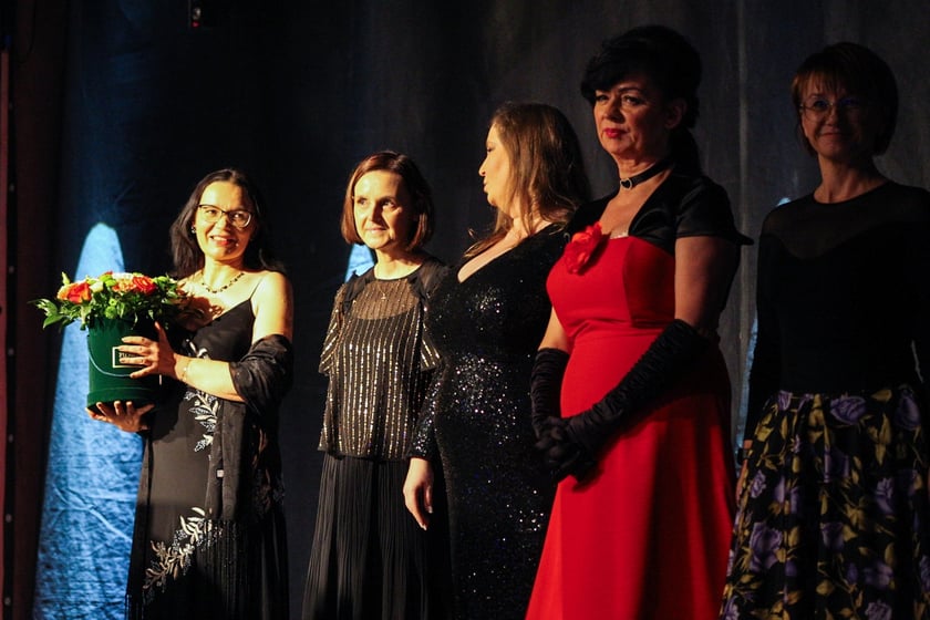 Studni&oacute;wka uczni&oacute;w ostatnich klas Liceum Og&oacute;lnokształcącego nr I im. Danuty Siedzik&oacute;wny &bdquo;Inki&rdquo; we Wrocławiu