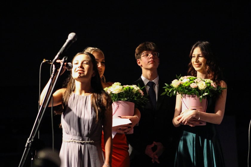 Studni&oacute;wka uczni&oacute;w ostatnich klas Liceum Og&oacute;lnokształcącego nr I im. Danuty Siedzik&oacute;wny &bdquo;Inki&rdquo; we Wrocławiu