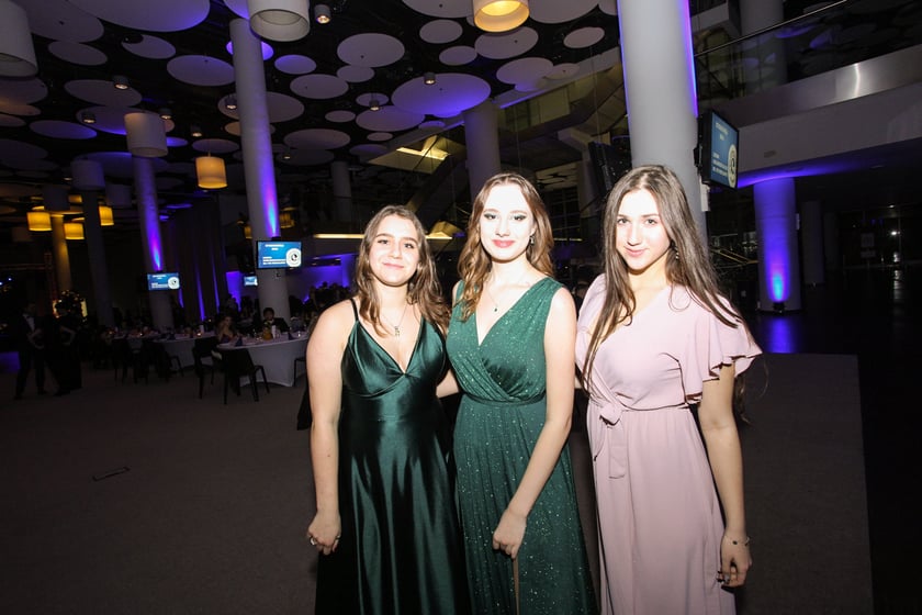 Studni&oacute;wka uczni&oacute;w ostatnich klas Liceum Og&oacute;lnokształcącego nr I im. Danuty Siedzik&oacute;wny &bdquo;Inki&rdquo; we Wrocławiu