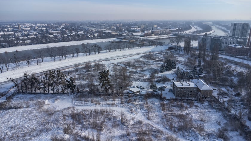 Kleczk&oacute;w - okolice elewatora zbożowego stojącego przy ul. Rychtalskiej