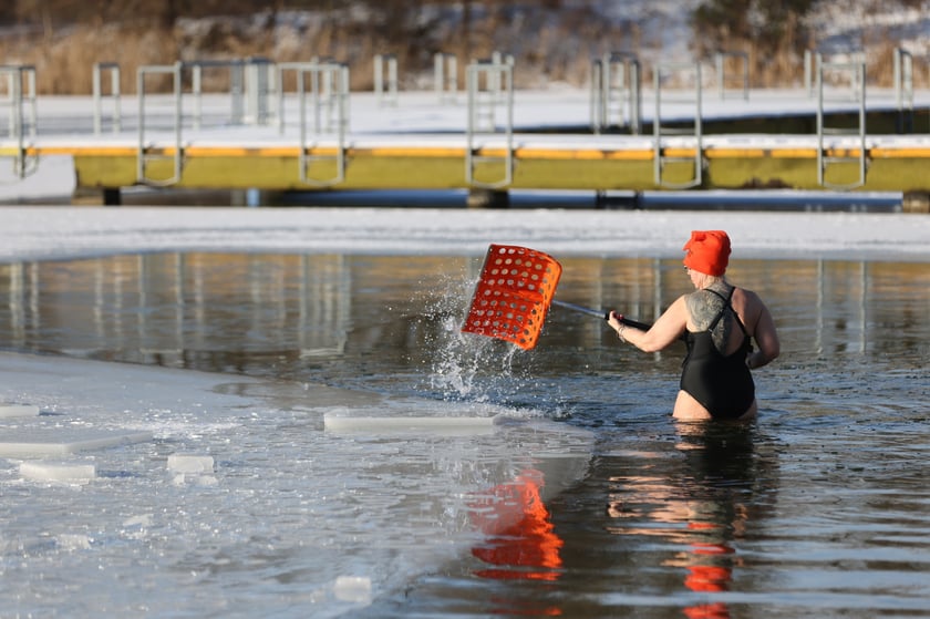 Wrocławskie Morsy świętują Dzień Babci i Dziadk